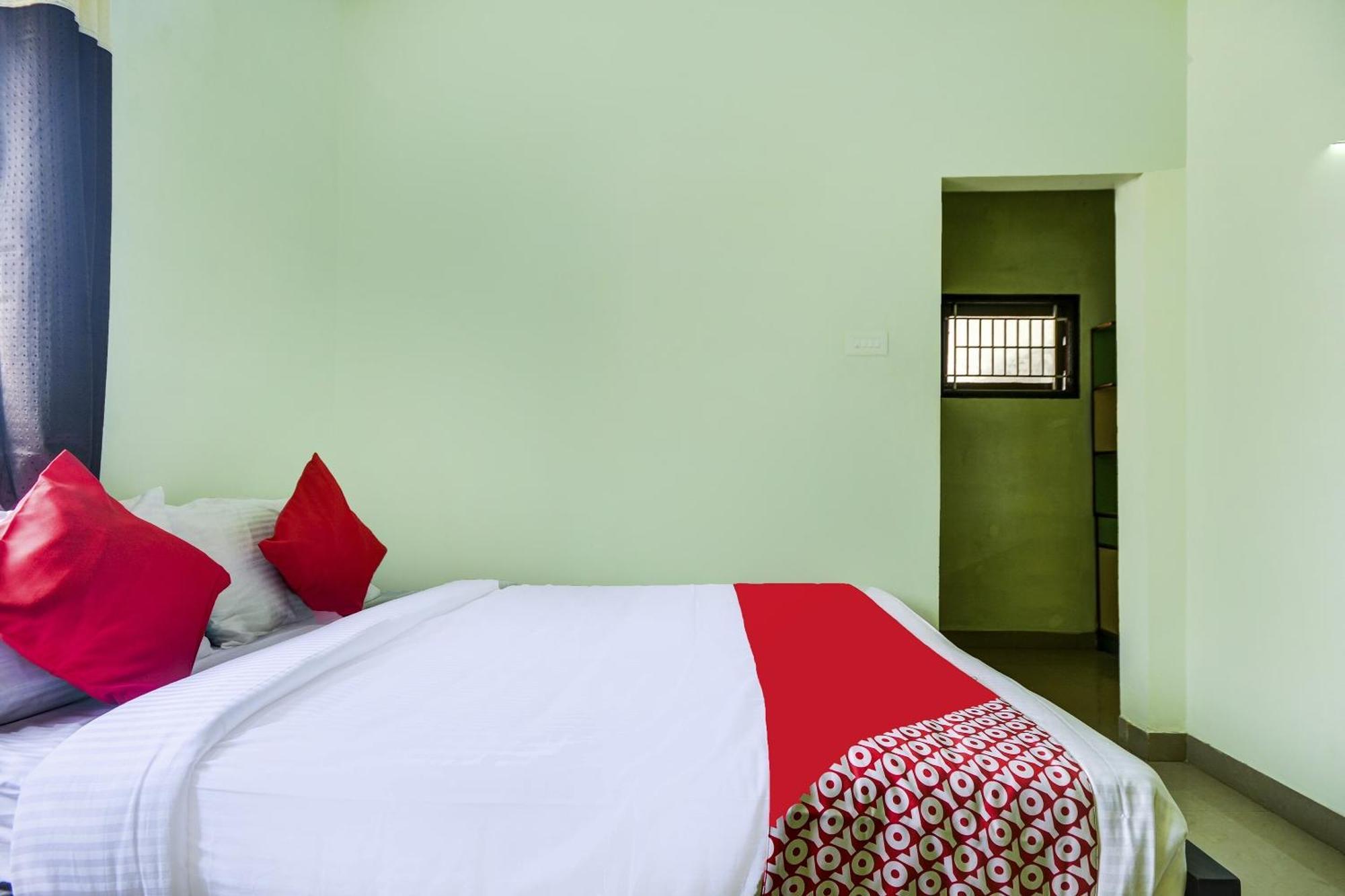 Hotel O Aruthraa Residency Podanur Exteriör bild